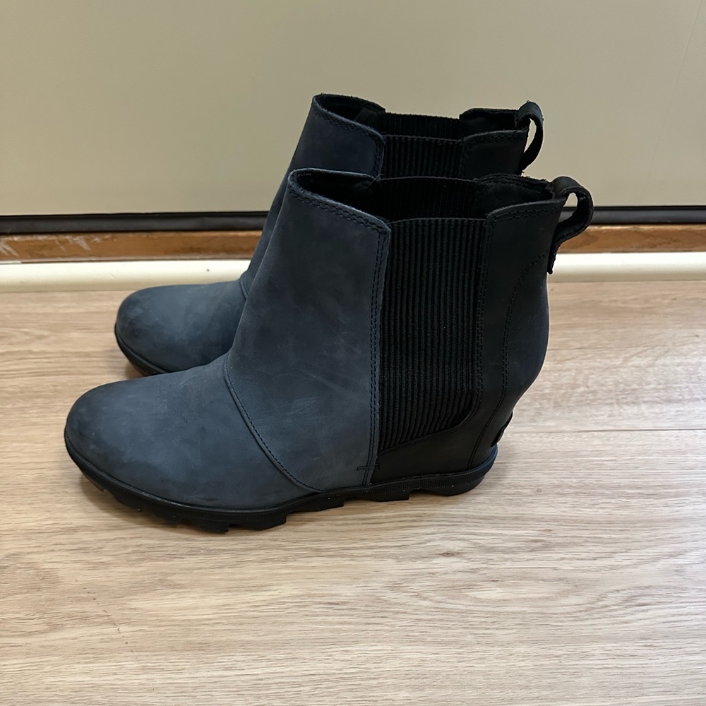 Sorel Joan of Arctic Wedge II Chelsea Boot size 10 Blue Black - Picture 2 of 8